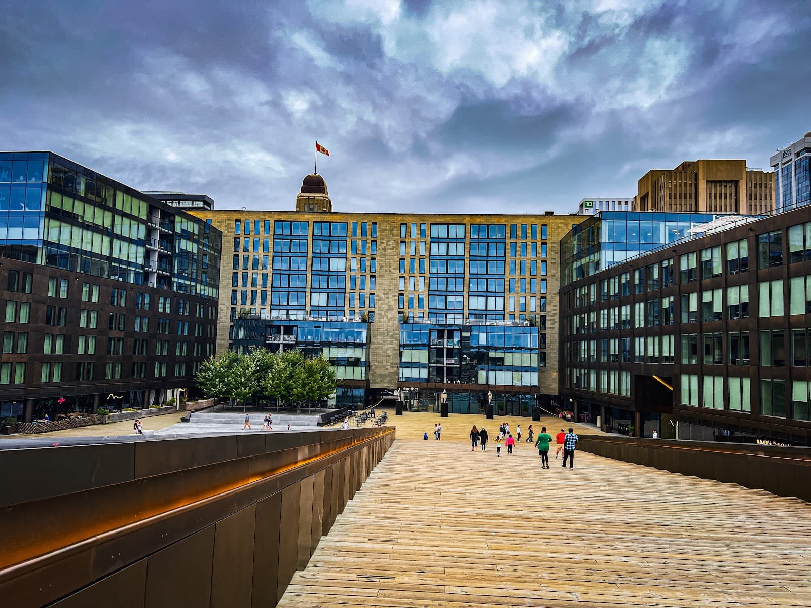 Queen's Marque District - Image 1