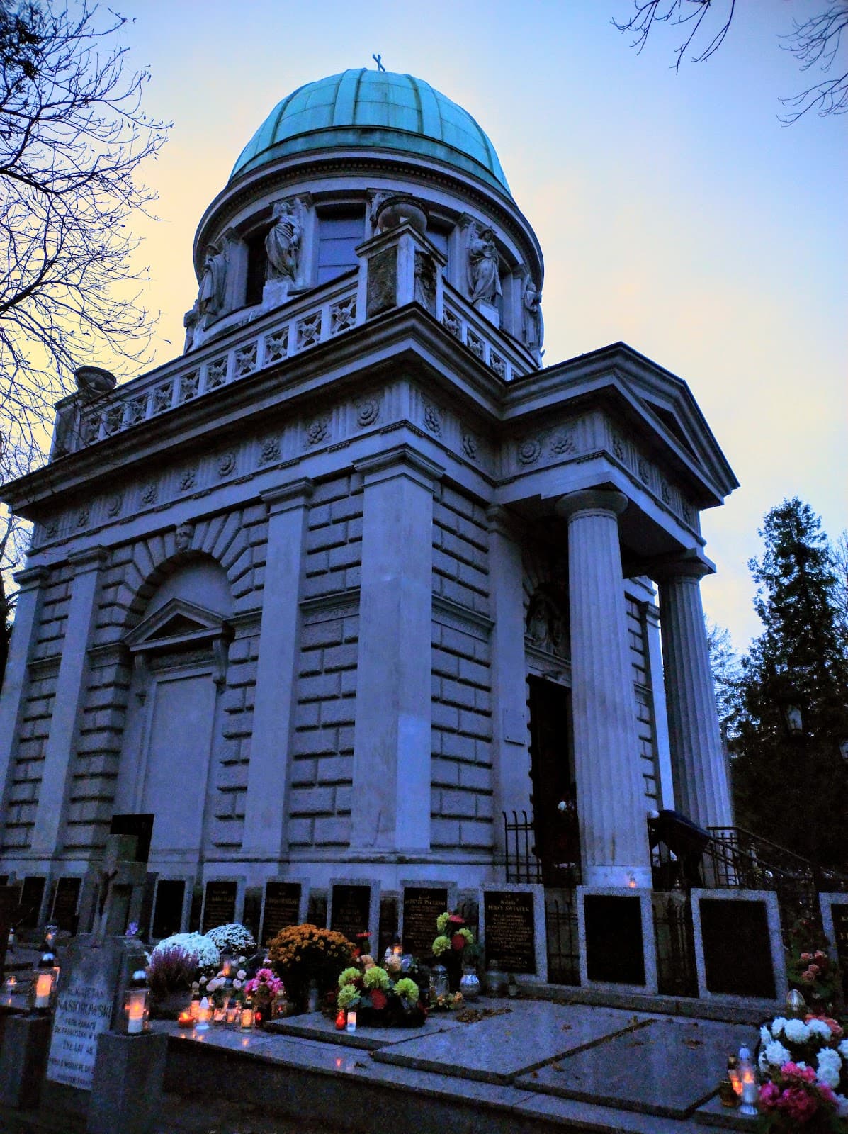Old Cemetery Ogrodowa - Image 1