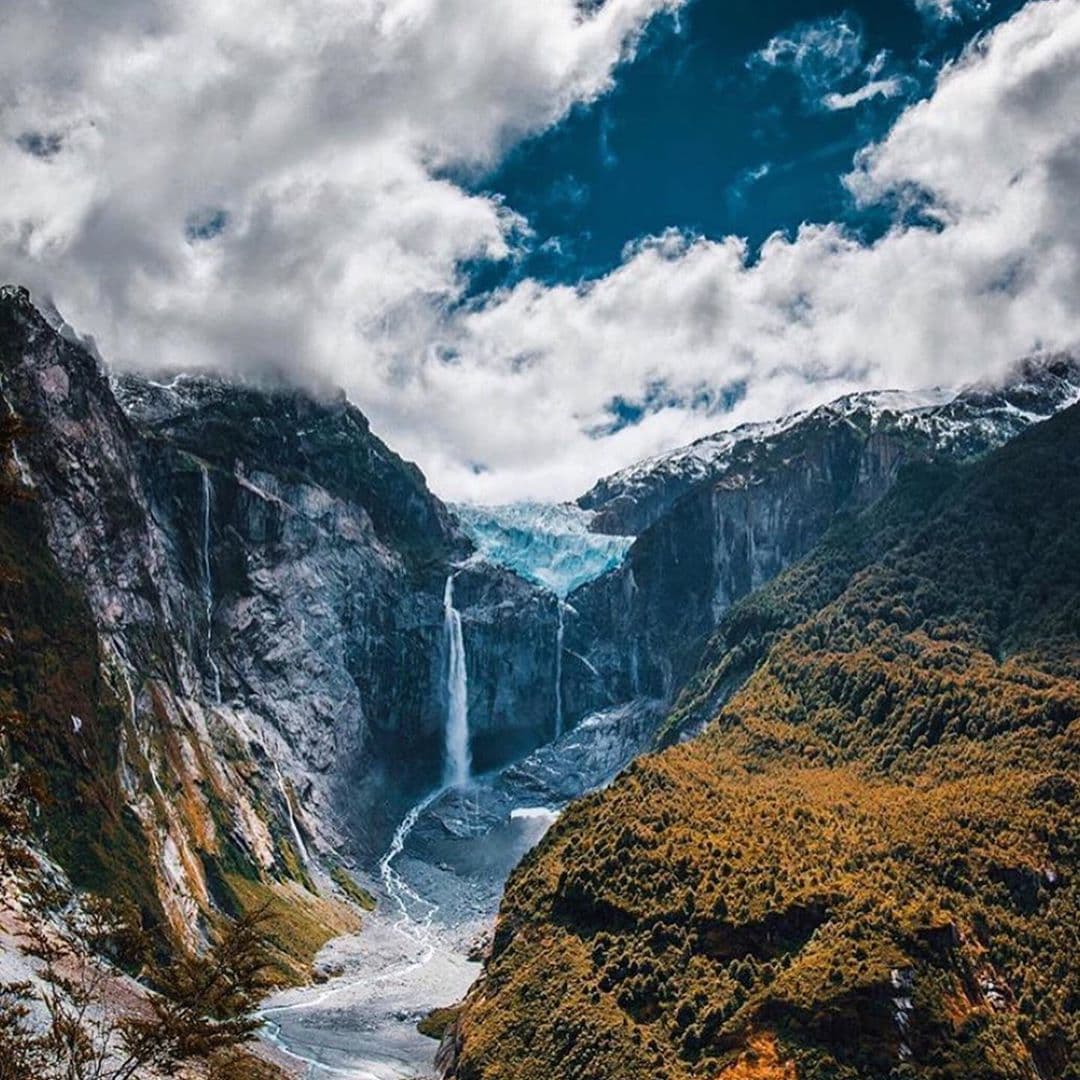 Queulat Hanging Glacier (Ventisquero Colgante) - Image 1