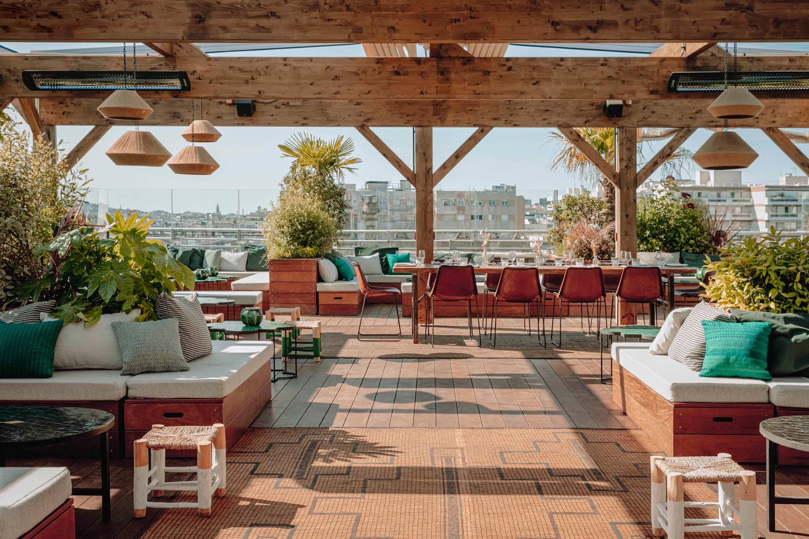 Stylish Decor & Ambiance