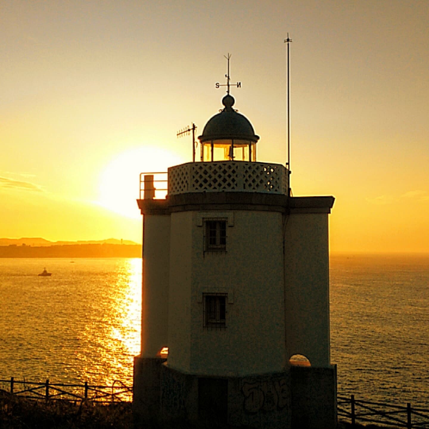 Mera Lighthouse - Image 1