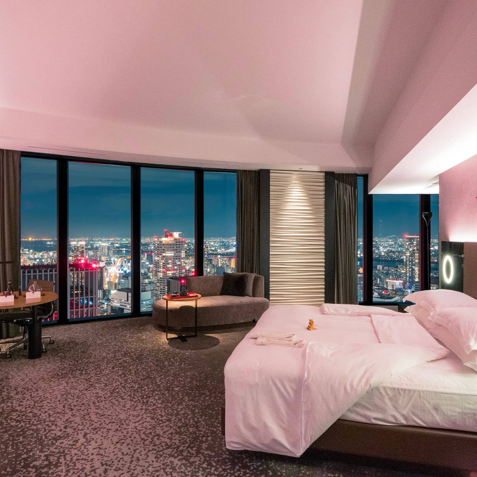 Luxurious Spa & Pool