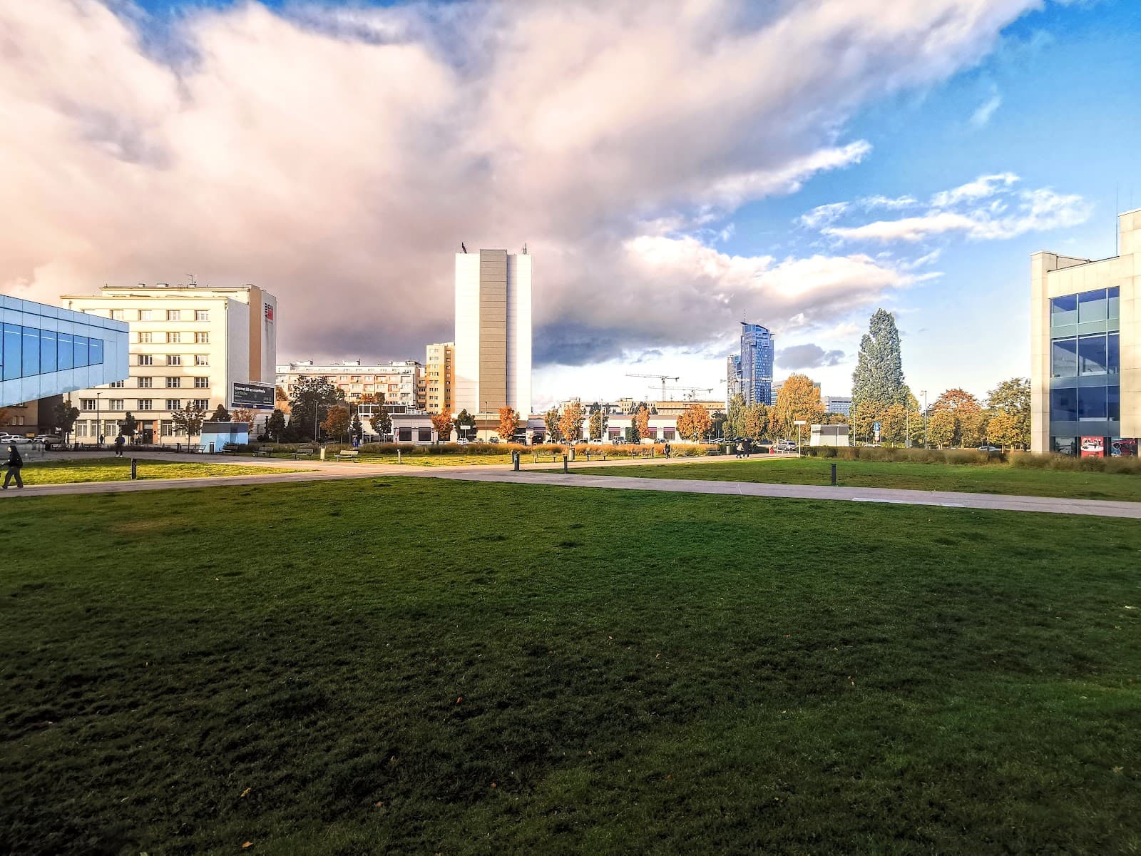 Grunwaldzki Square - Image 1