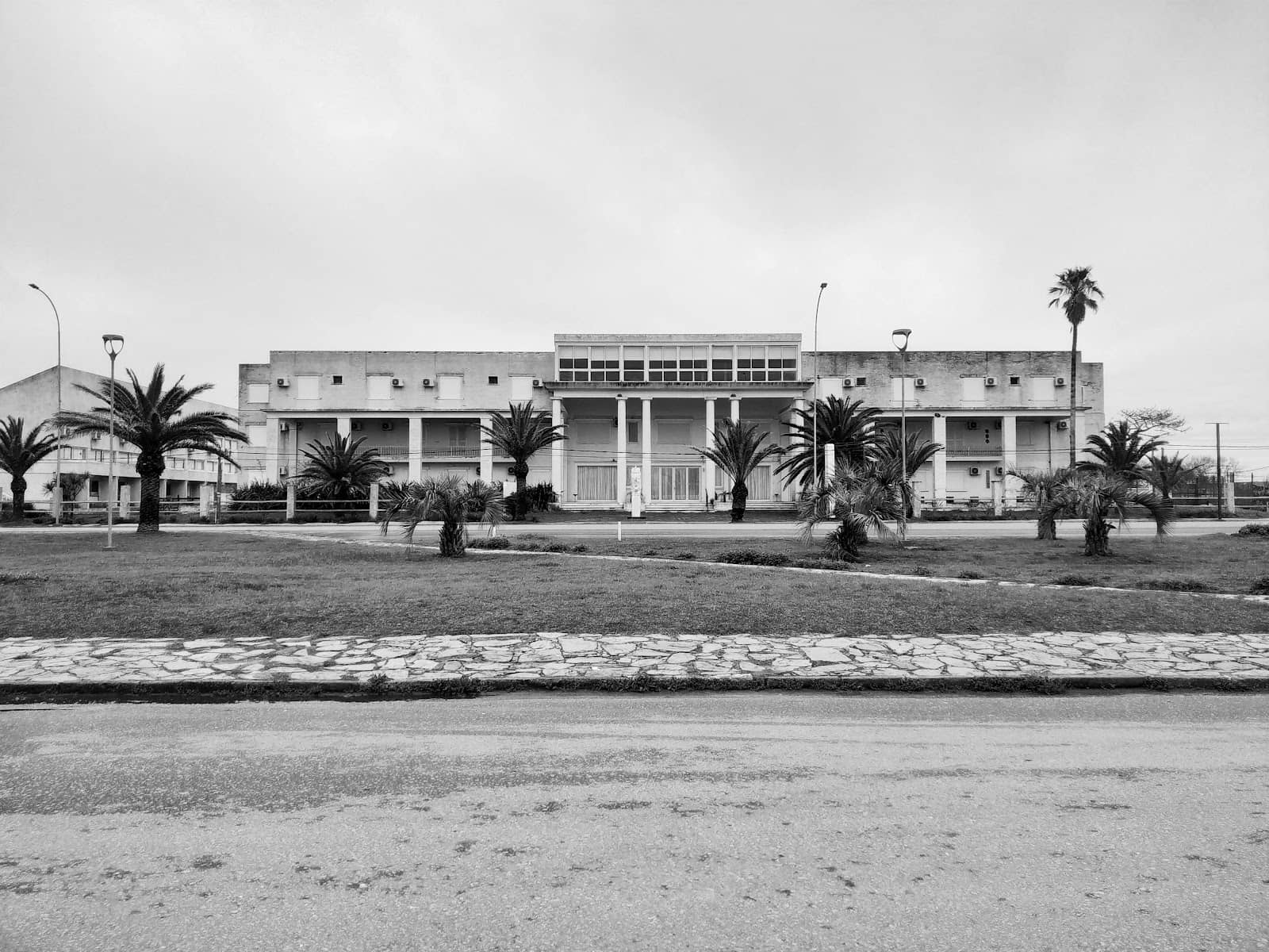 Charming Cafes and Eateries