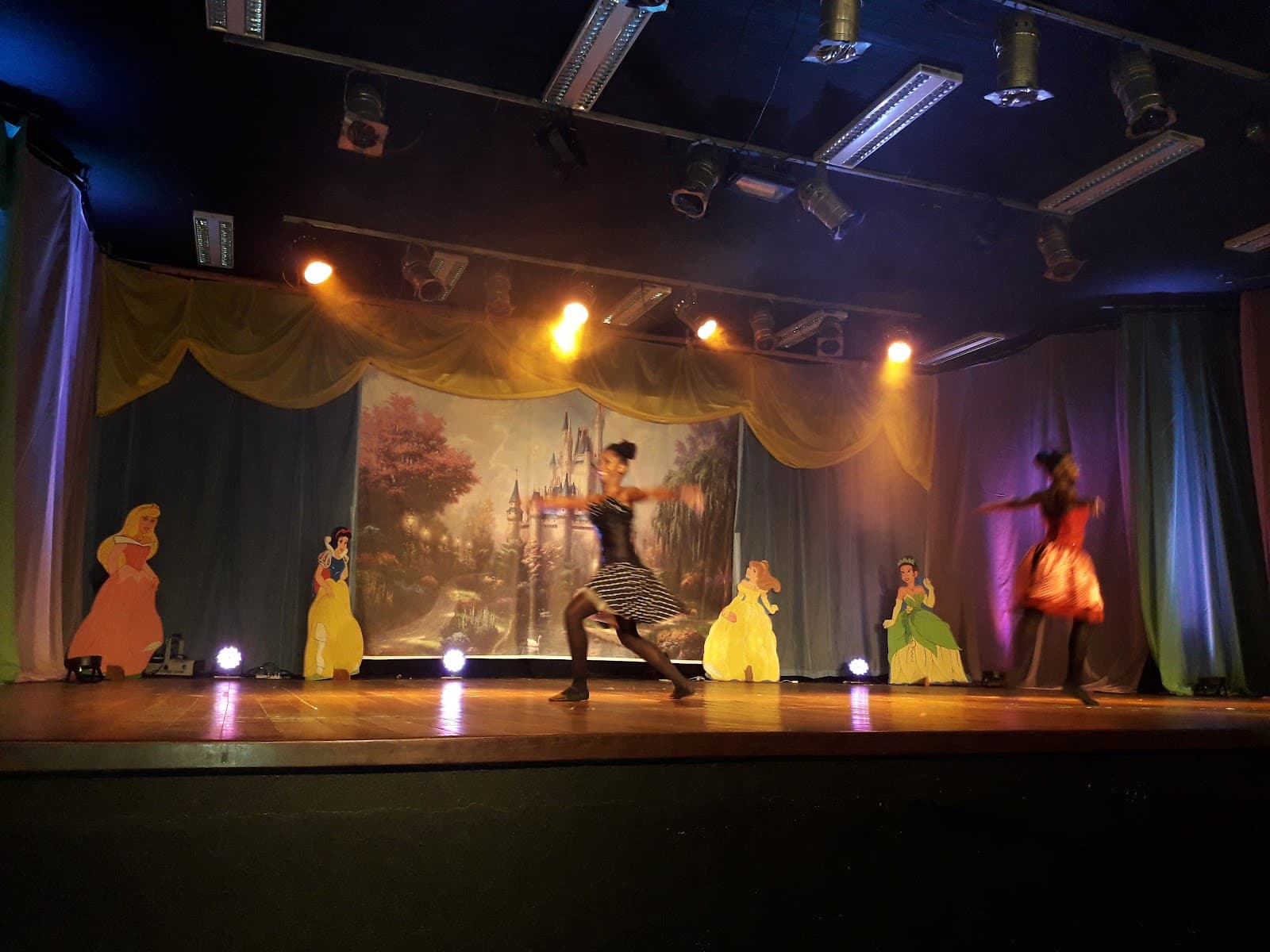 Centro de Cultura Maestro Miro - Image 1