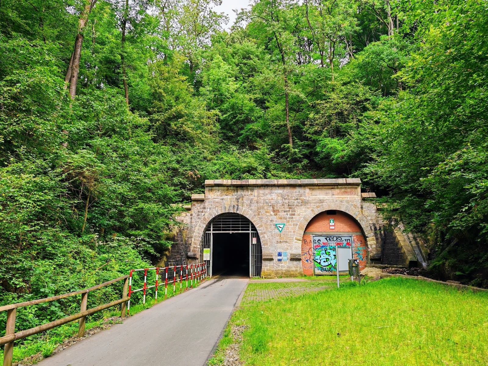 Schee Tunnel Nordbahntrasse - Image 1