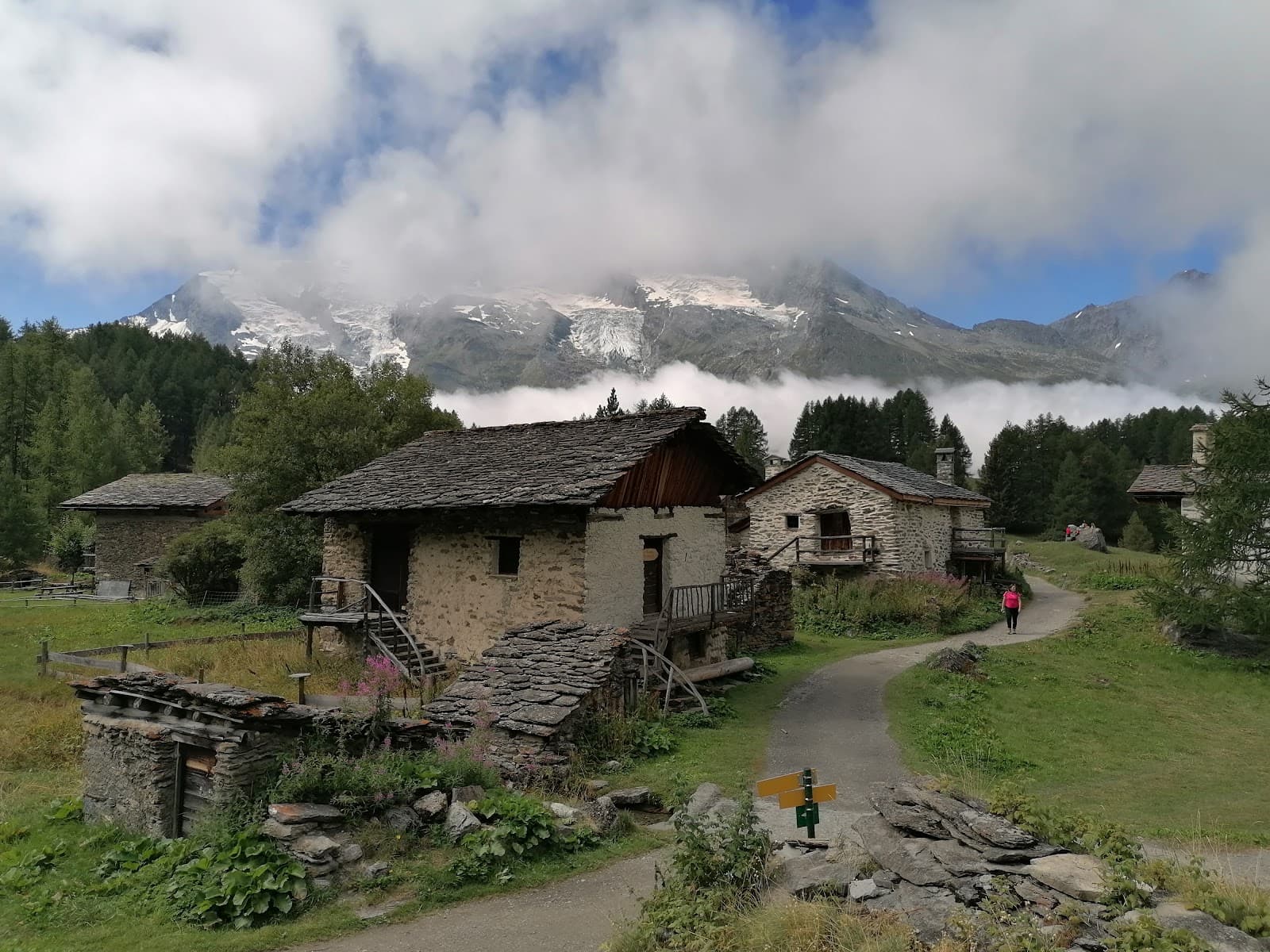 Le Monal Hamlet - Image 1