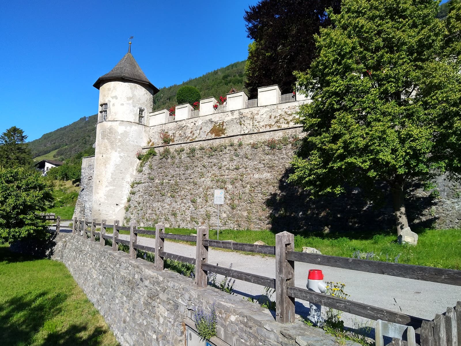 Haldenstein Castle Ruins - Image 1