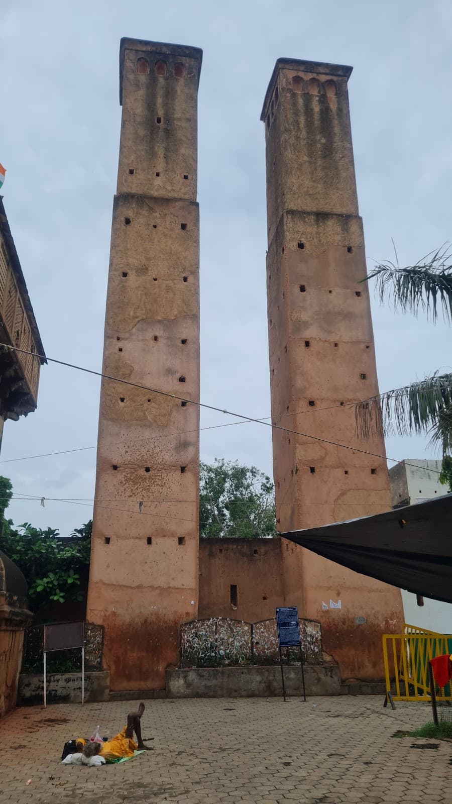 Sawan Bhadon Towers - Image 1