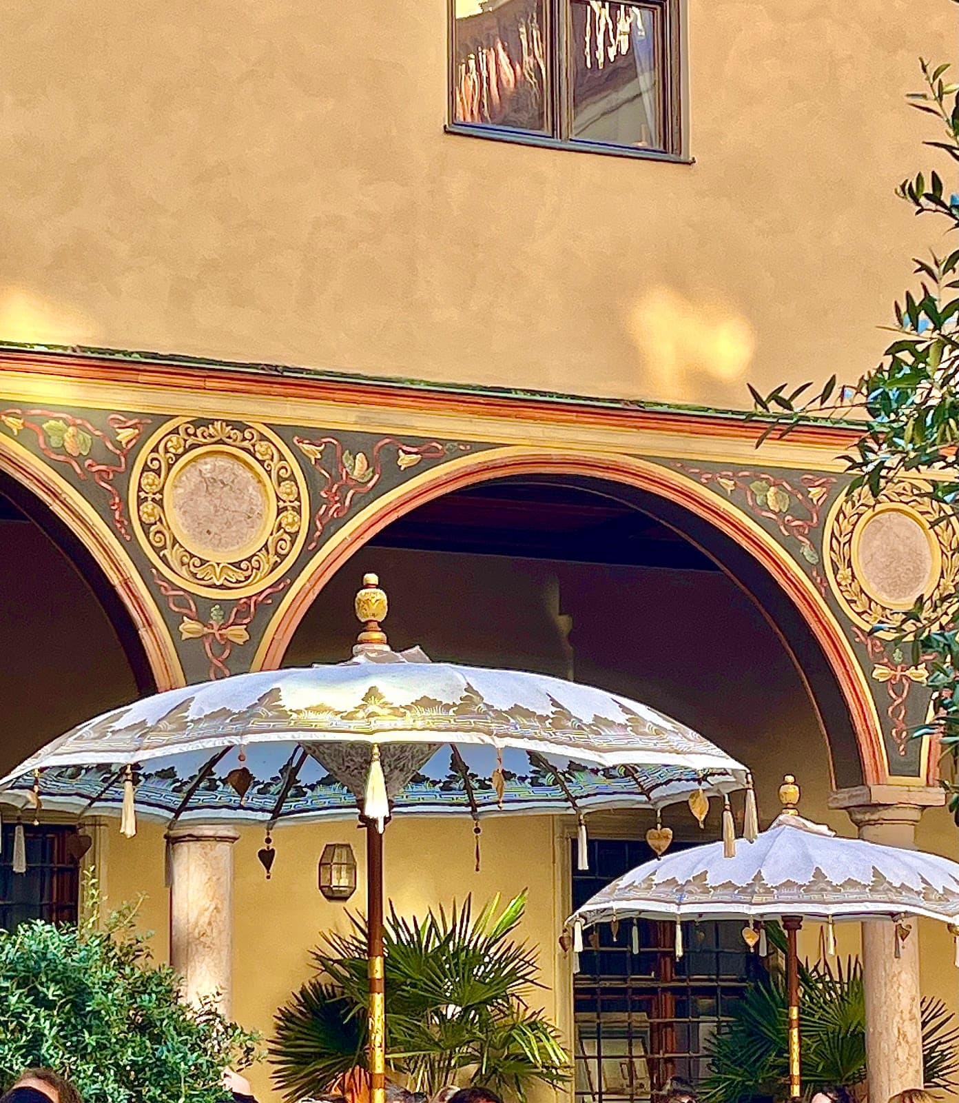 Fuggerhäuser and Damenhof - Image 1