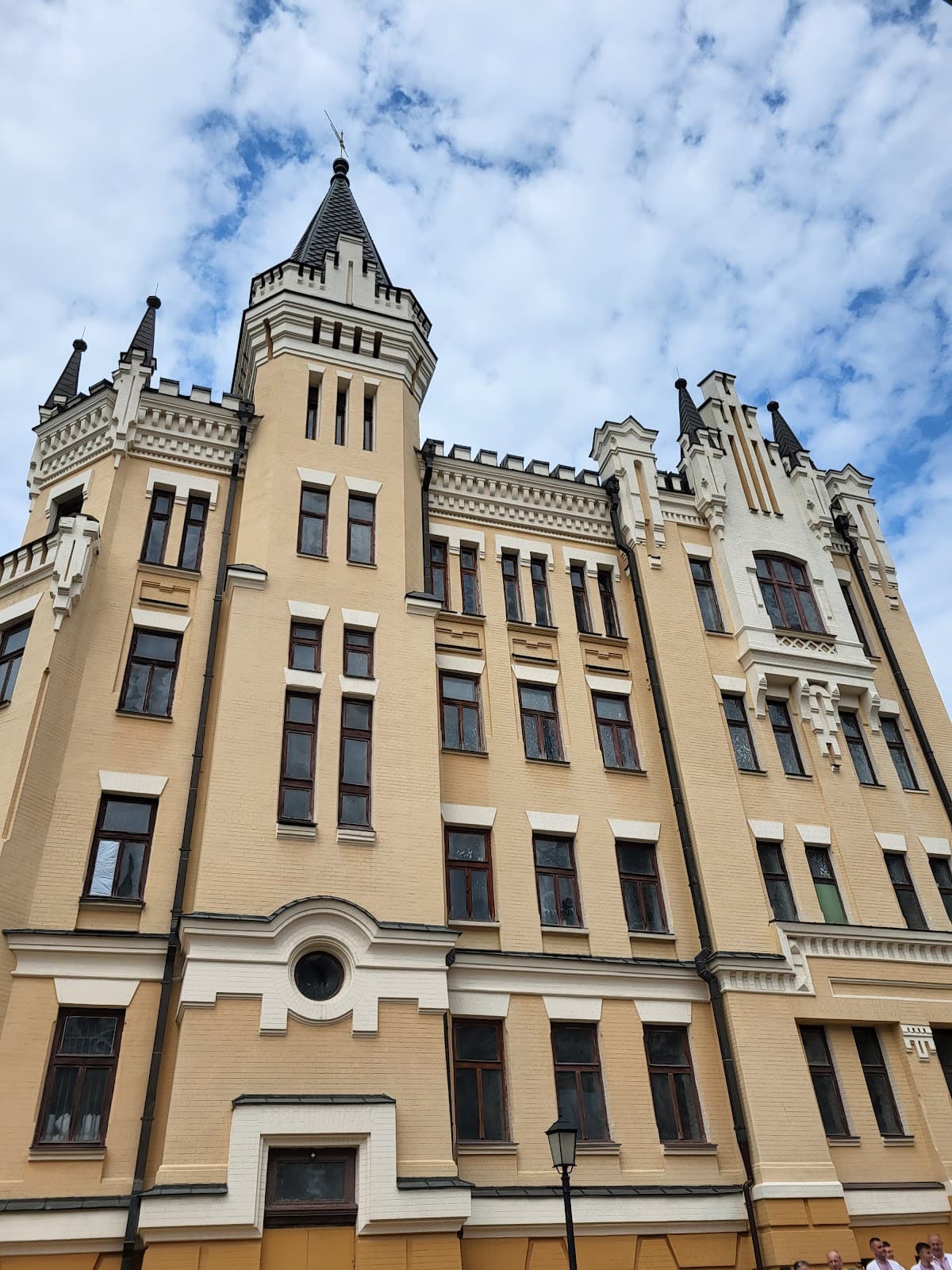 Richard's Castle - Image 1