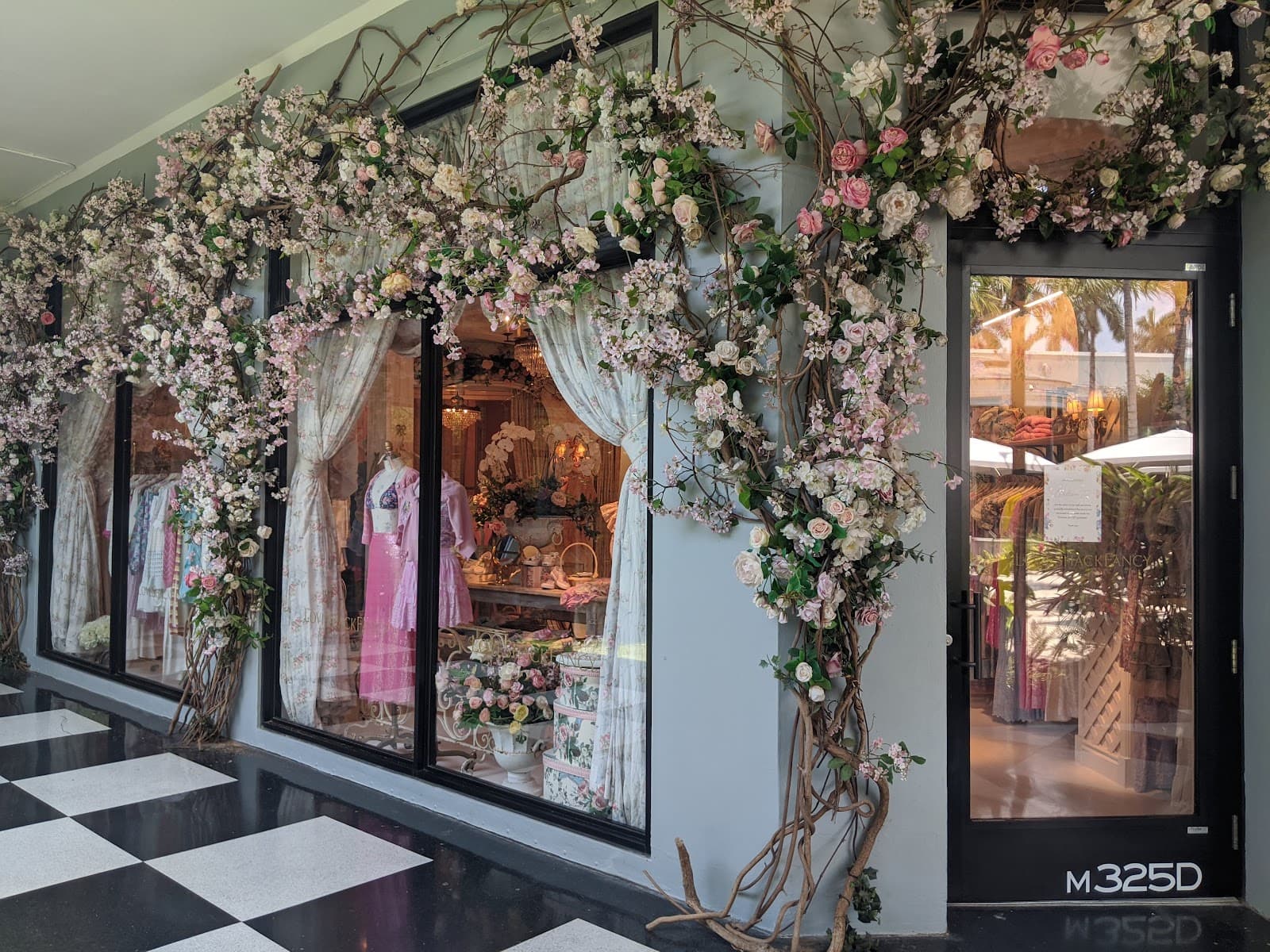 The Royal Poinciana Plaza - Image 1