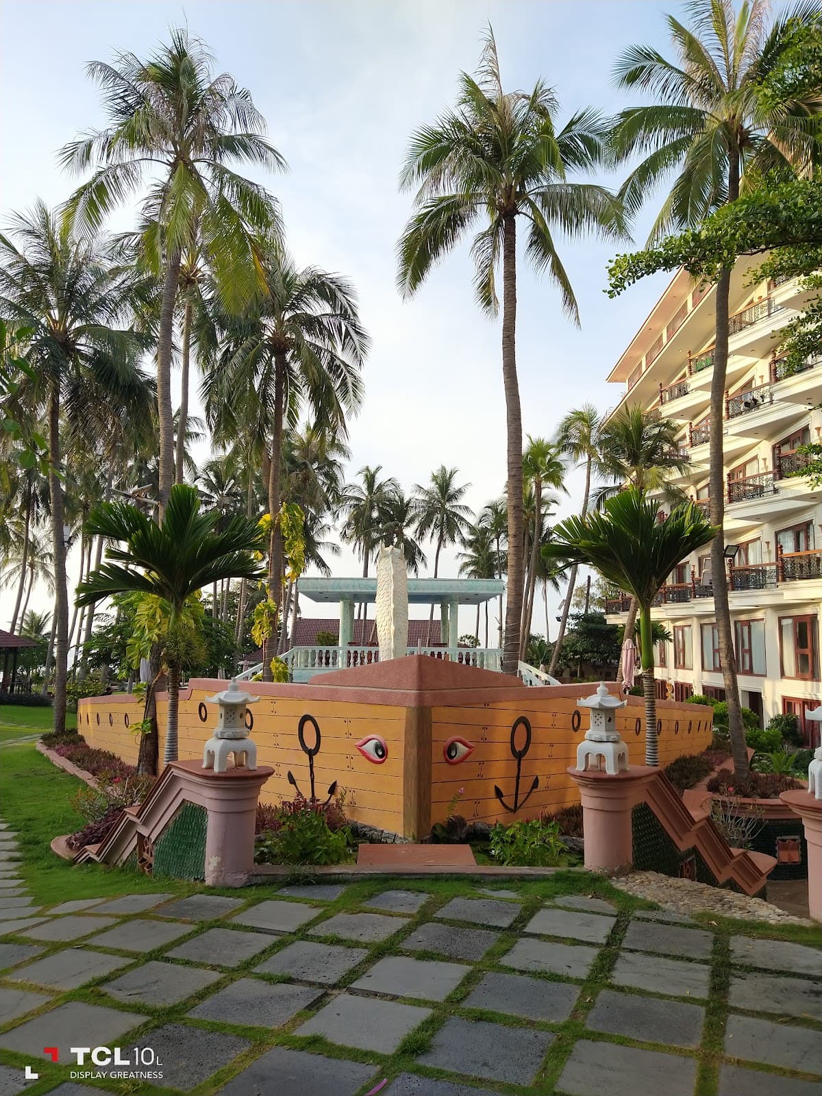 Ca Ty Riverfront Promenade - Image 1