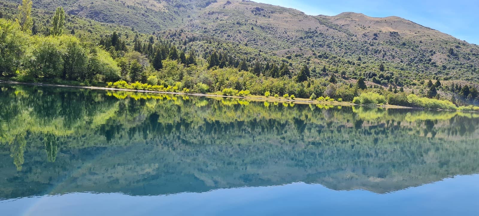 Tranquil Lakeside Retreat