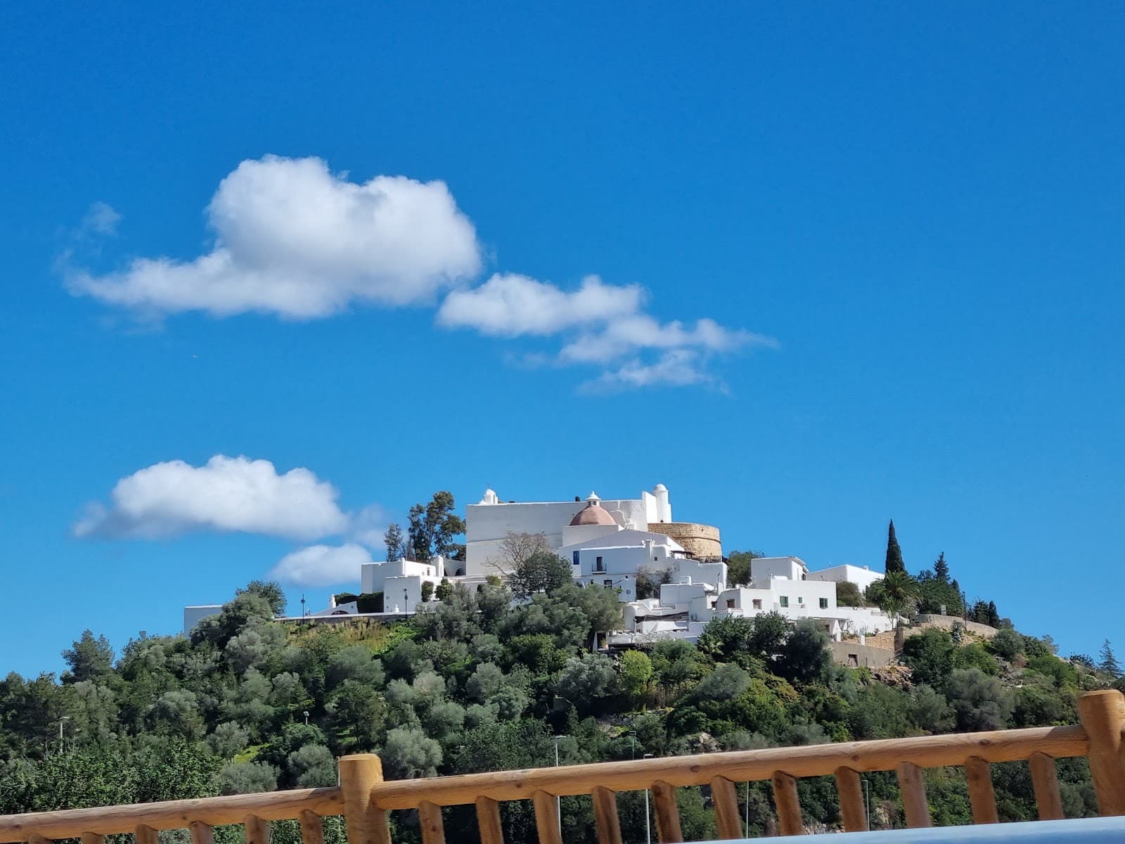 Siesta neighborhood - Image 1