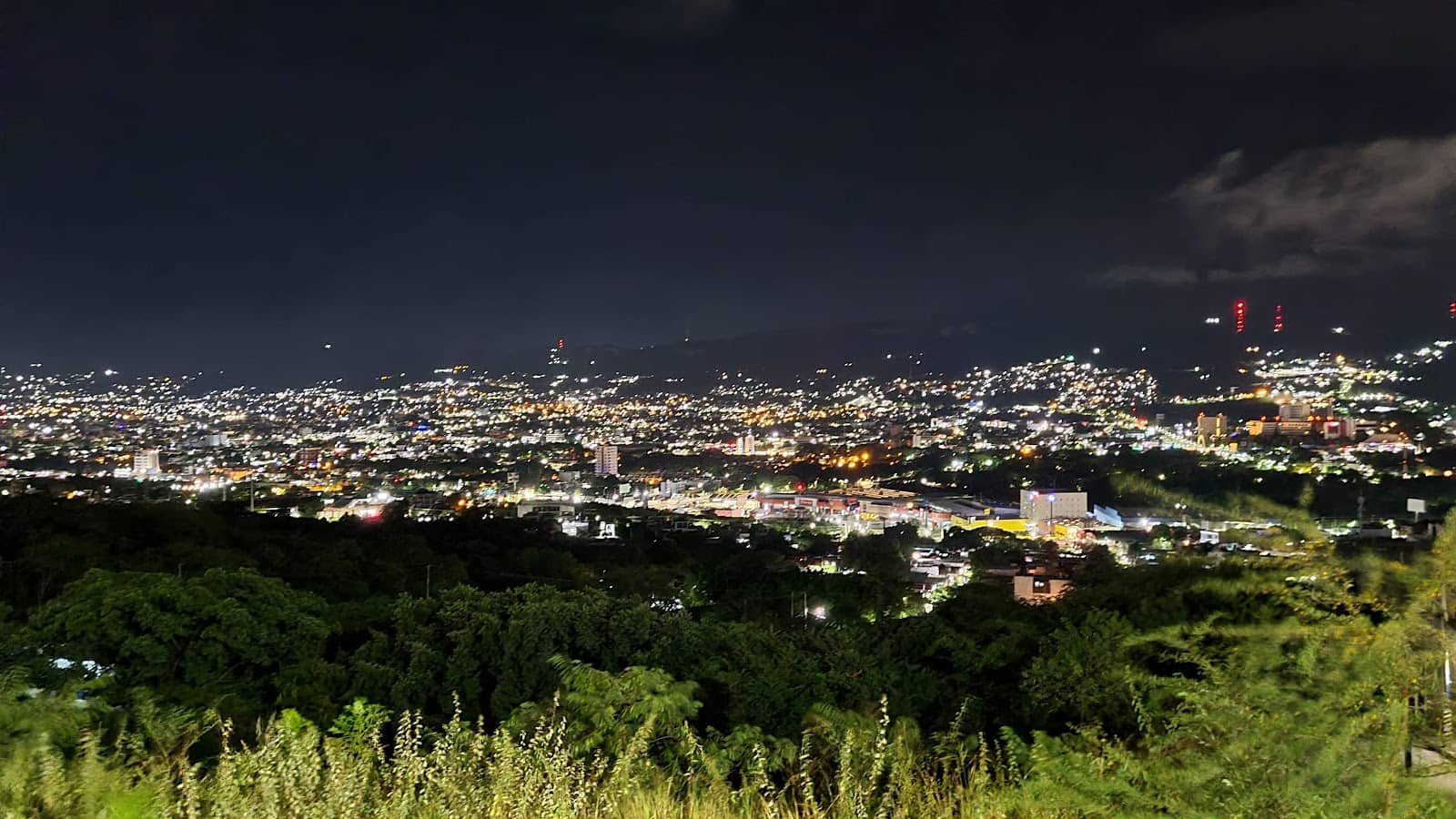 Jaime Sabines Statue