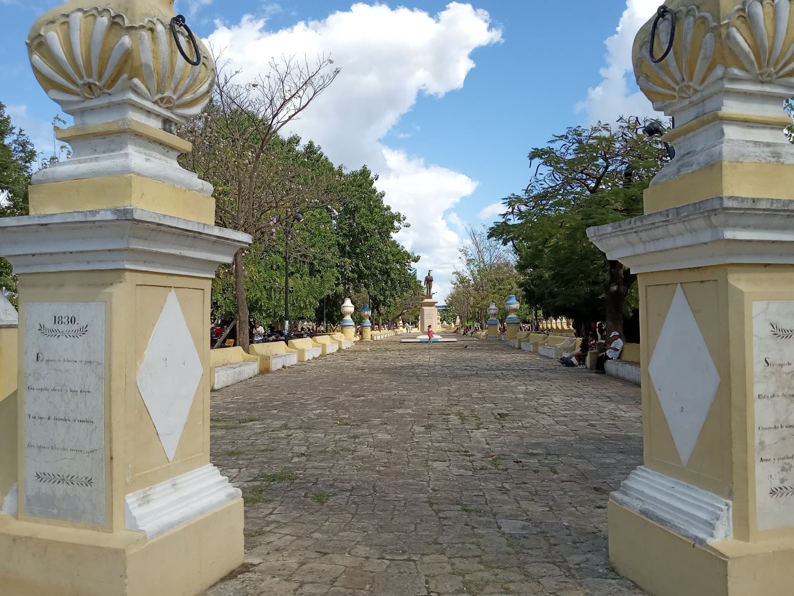 Alameda Francisco de Paula Toro - Image 1