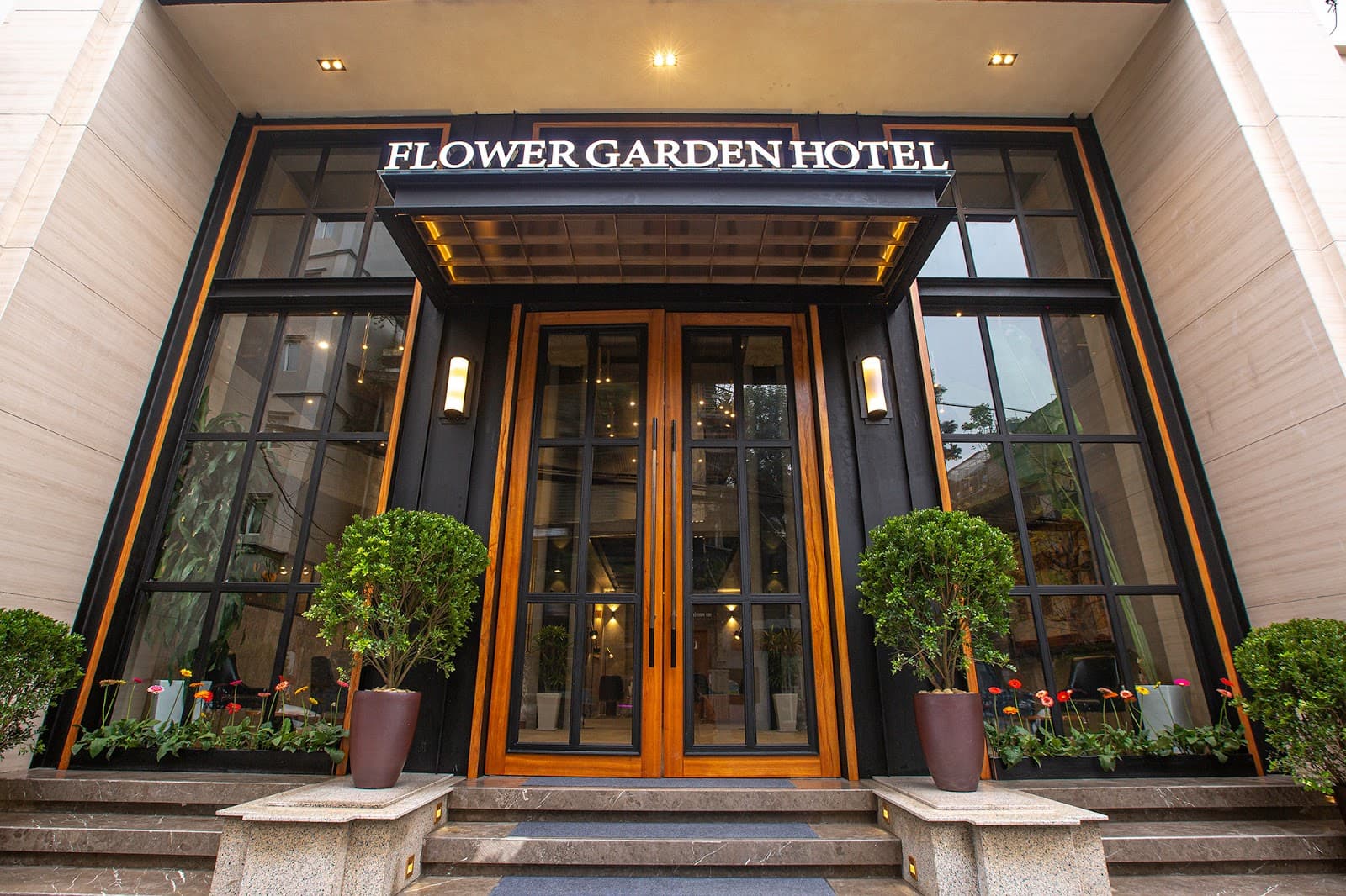 Nhat Tan Flower Garden Hanoi - Image 1
