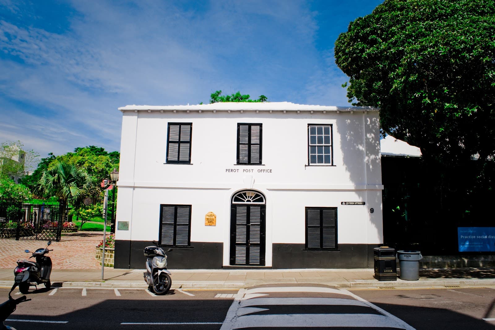 Perot Post Office - Image 1