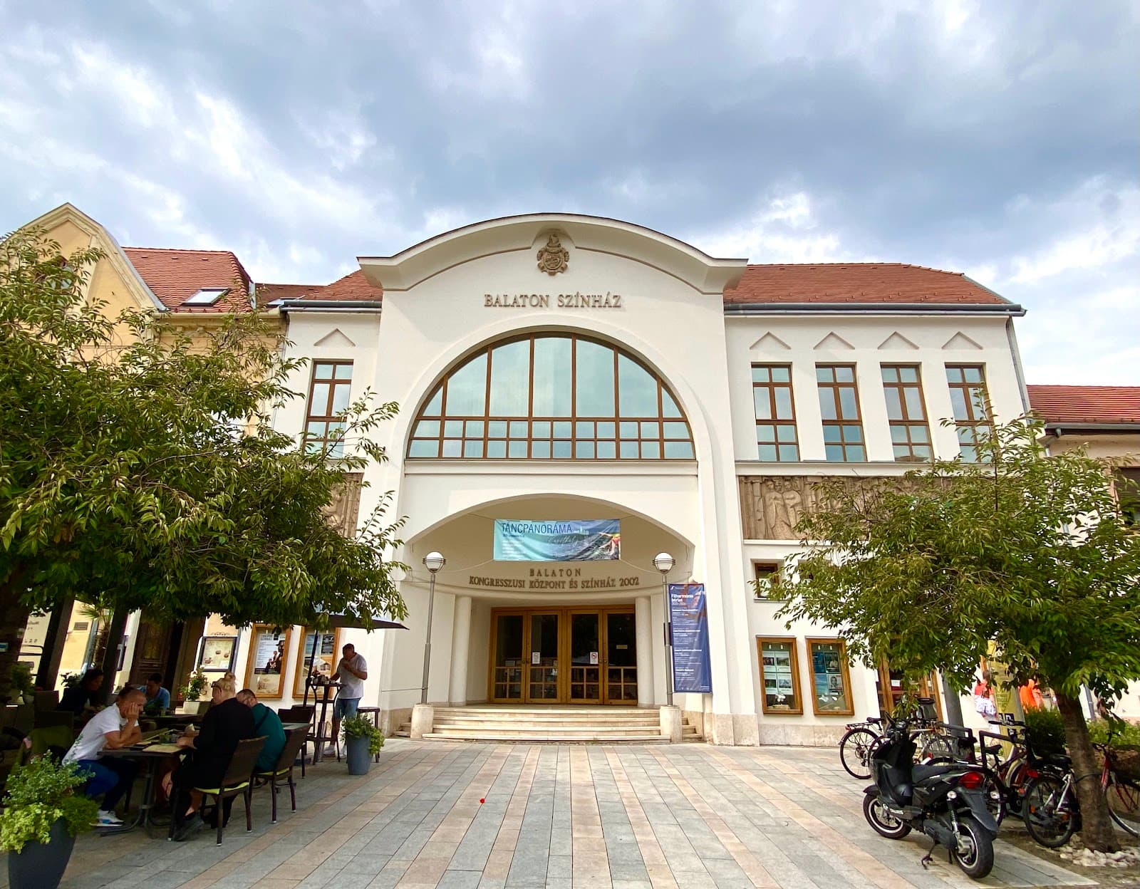 Balaton Theater - Image 1