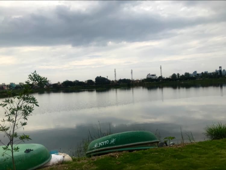 Selvachinthamani Lake - Image 1