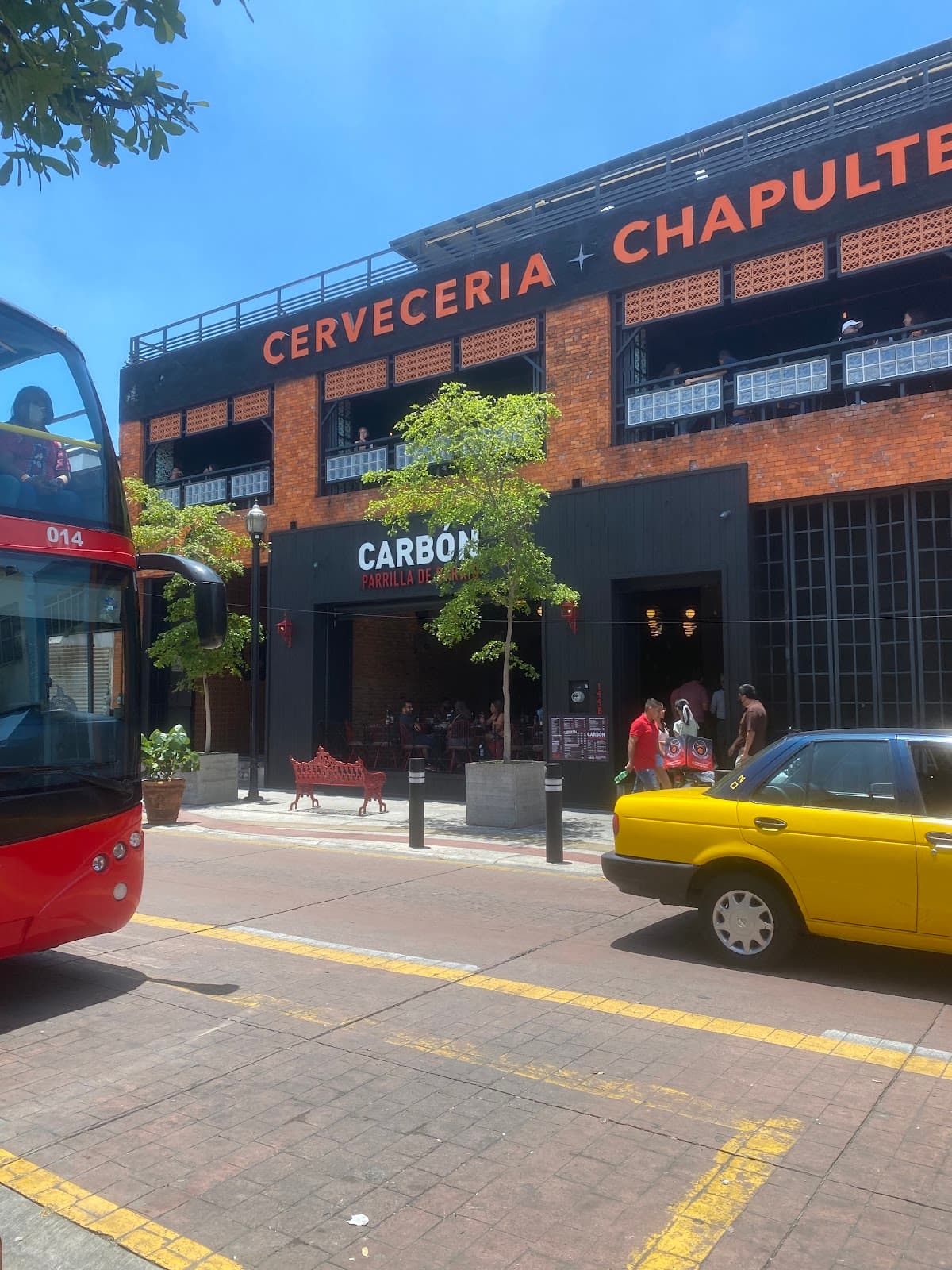 Plaza de Artesanías Tlaquepaque - Image 1