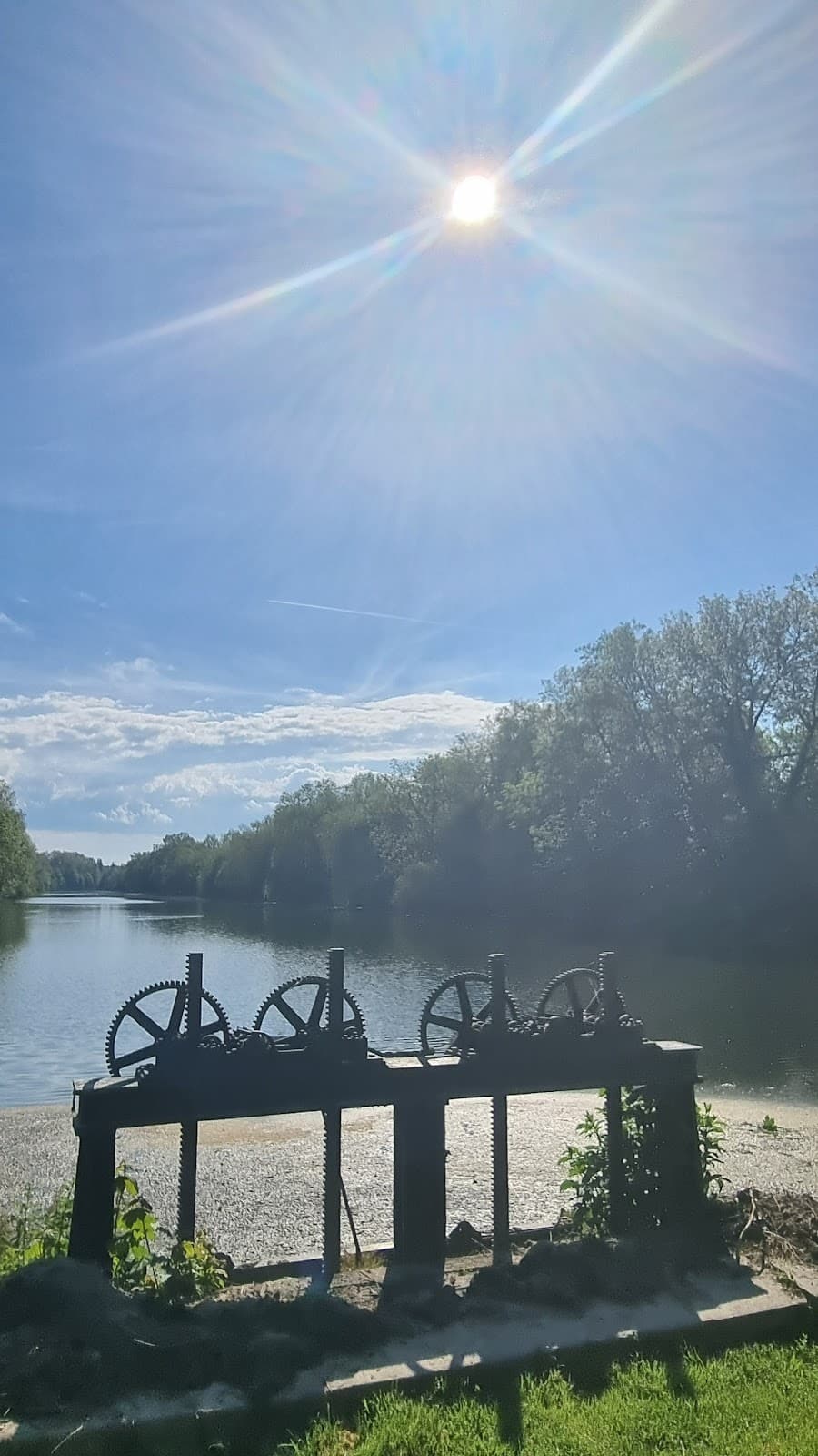 Grand Canal Chantilly - Image 1