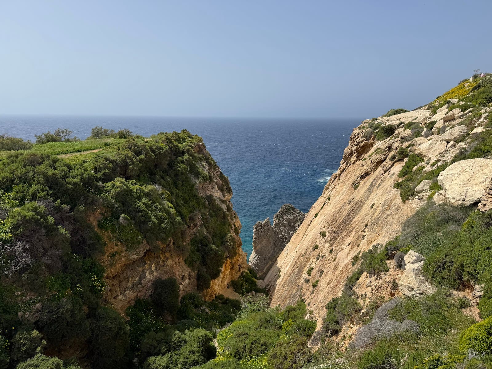 Fawwara Cliffs - Image 1