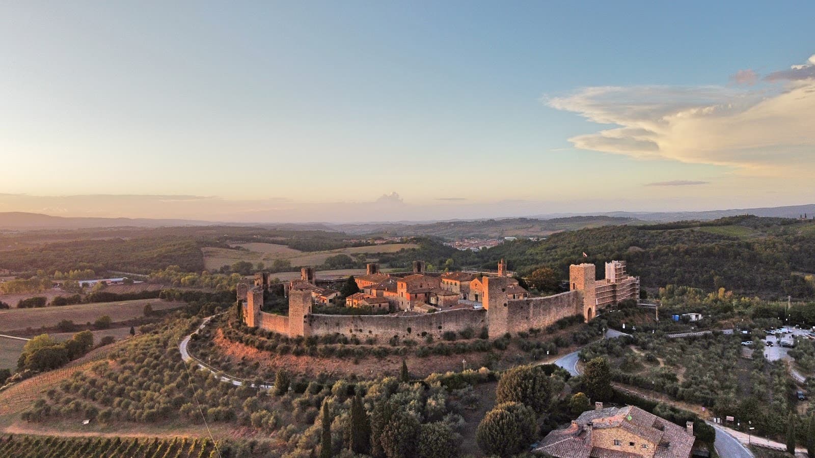 Monteriggioni Panoramic Viewpoint - Image 1