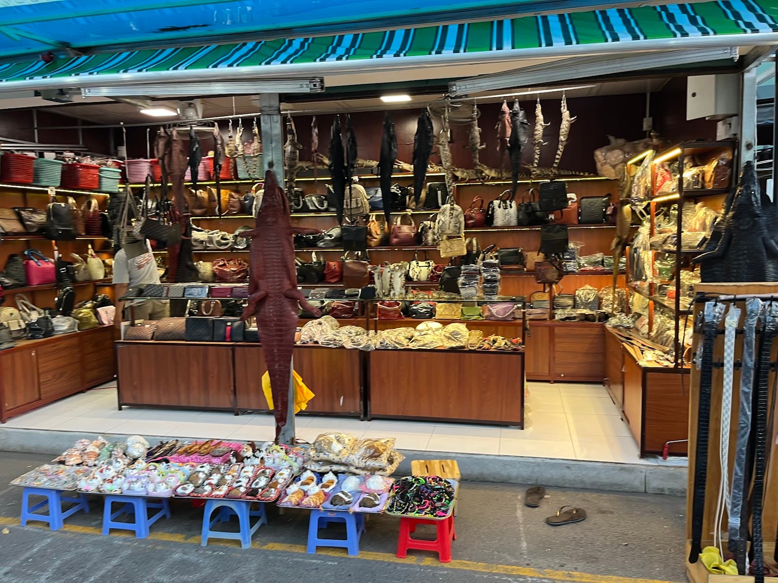 Nha Trang Night Market Tran Phu - Image 1