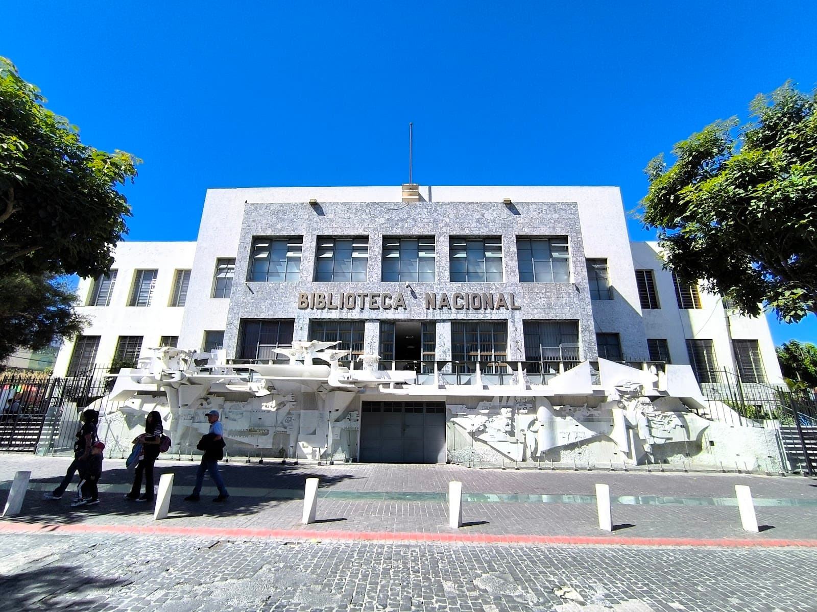 Biblioteca Nacional Luis Cardoza y Aragón Guatemala - Image 1