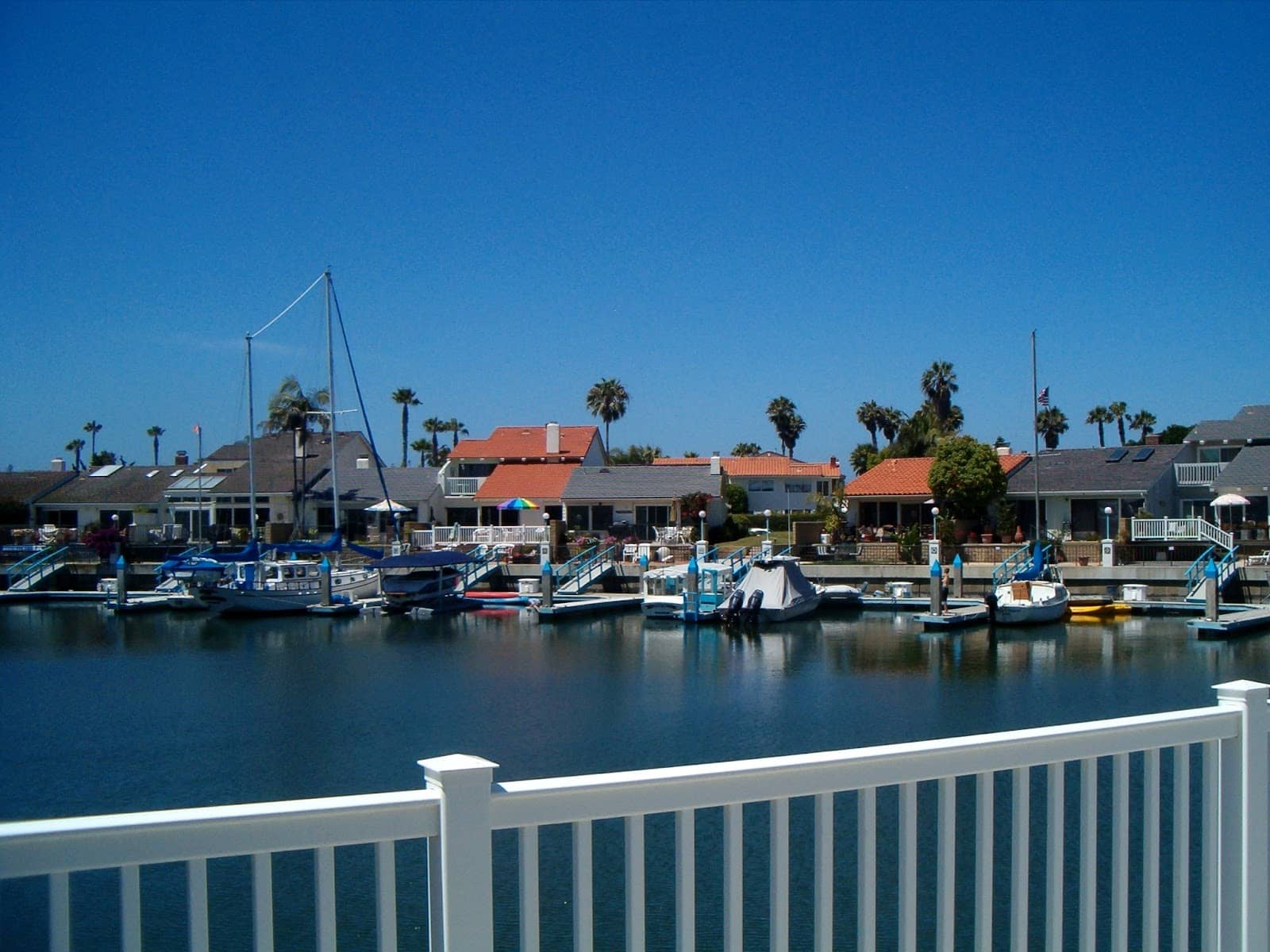 Waterfront Homes & Yachts