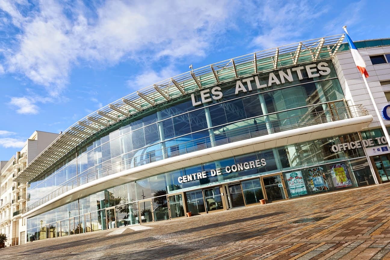 Les Atlantes Palais des Congrès - Image 1