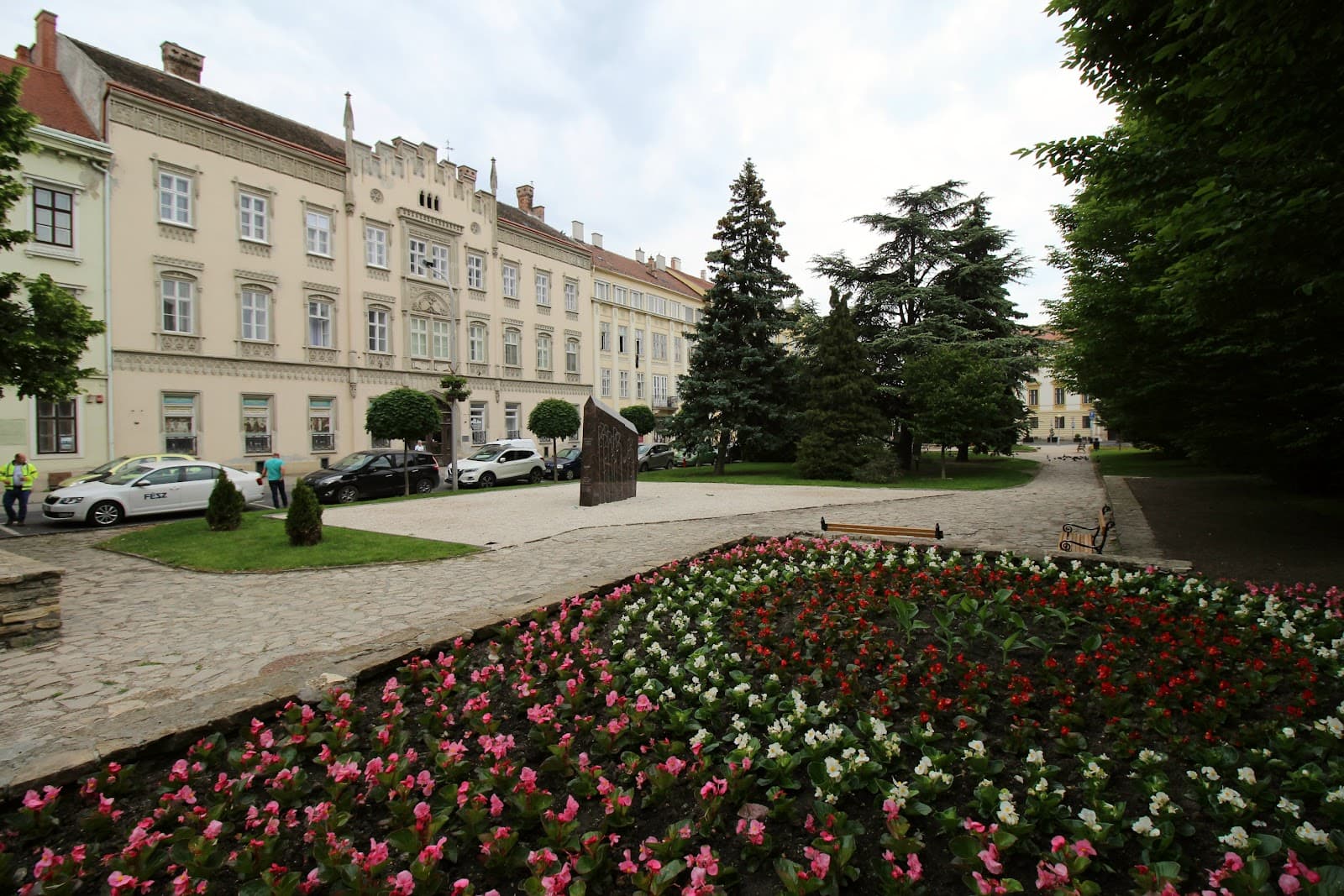 Széchenyi Square - Image 1
