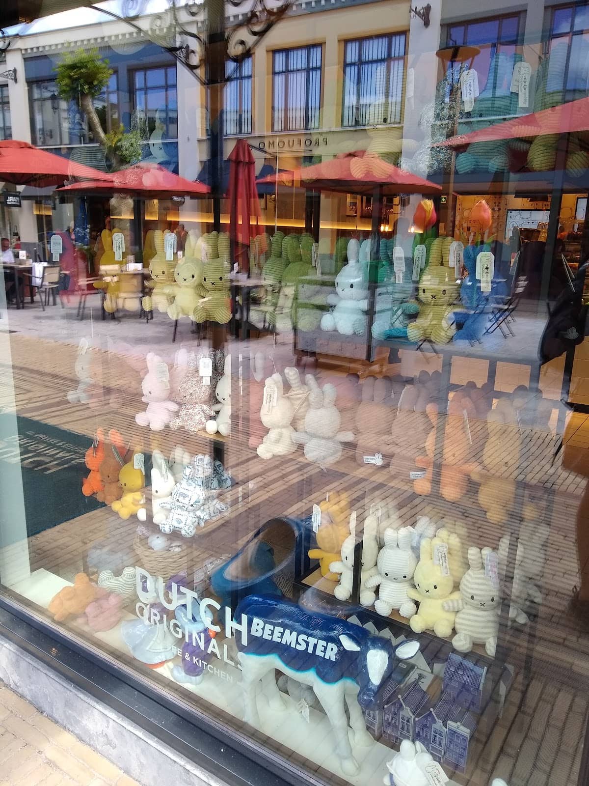 The Wonderful Store (Seasonal)