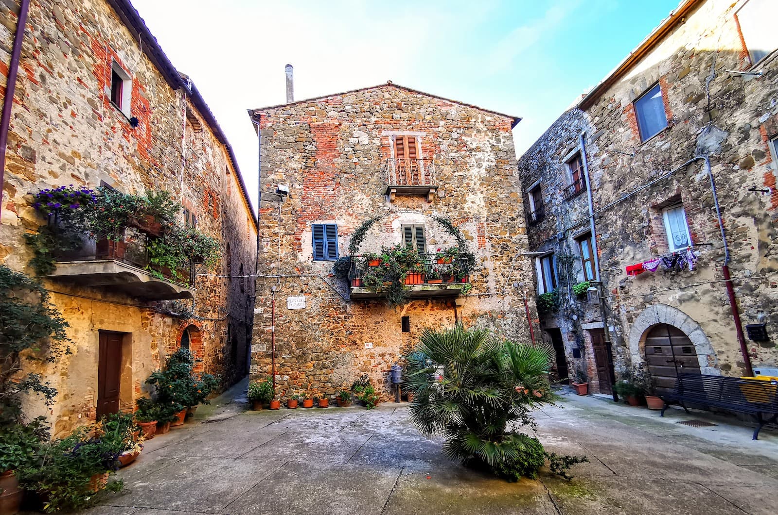 Montemerano City Walls - Image 1