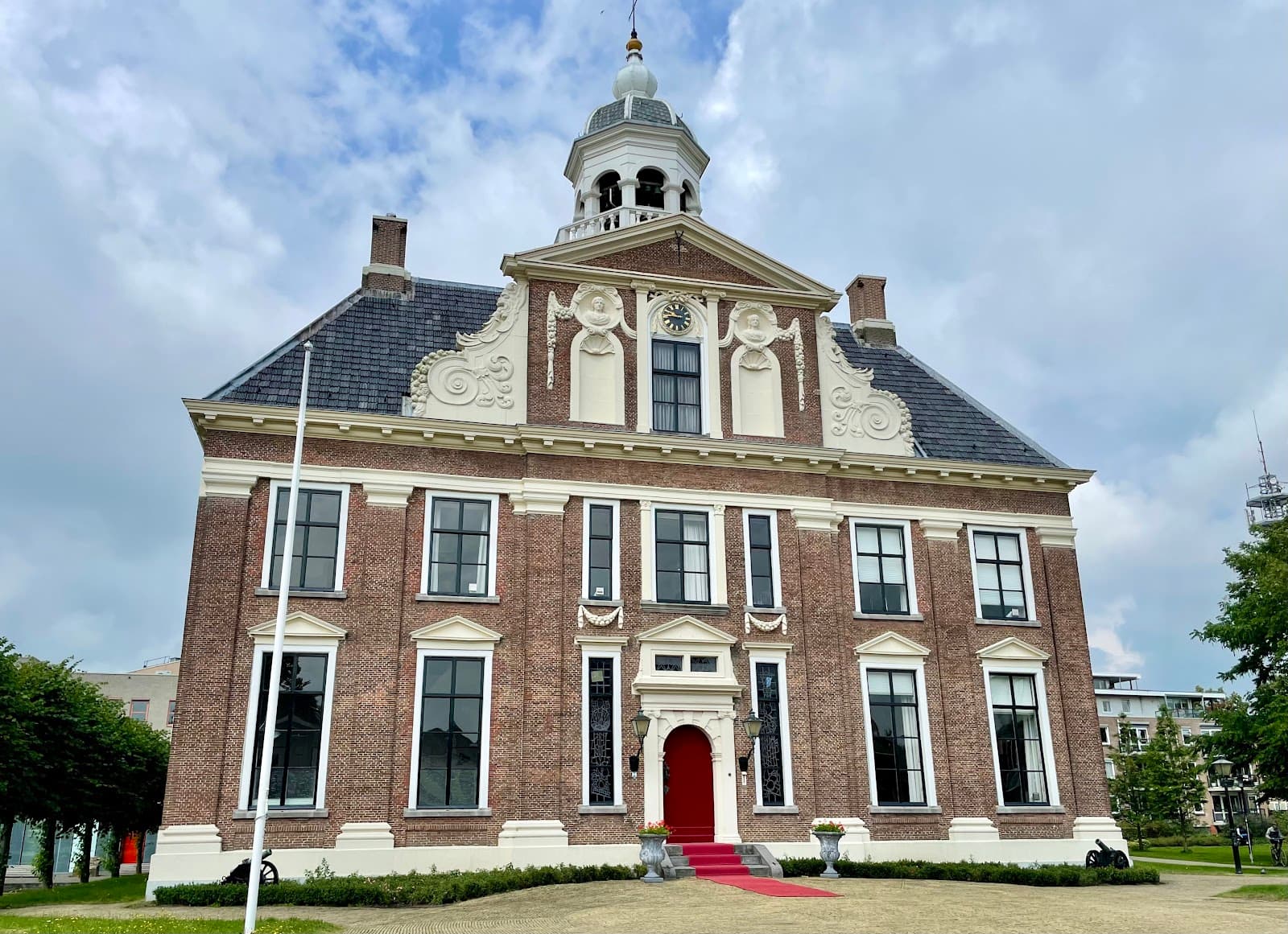 Crackstate Heerenveen - Image 1