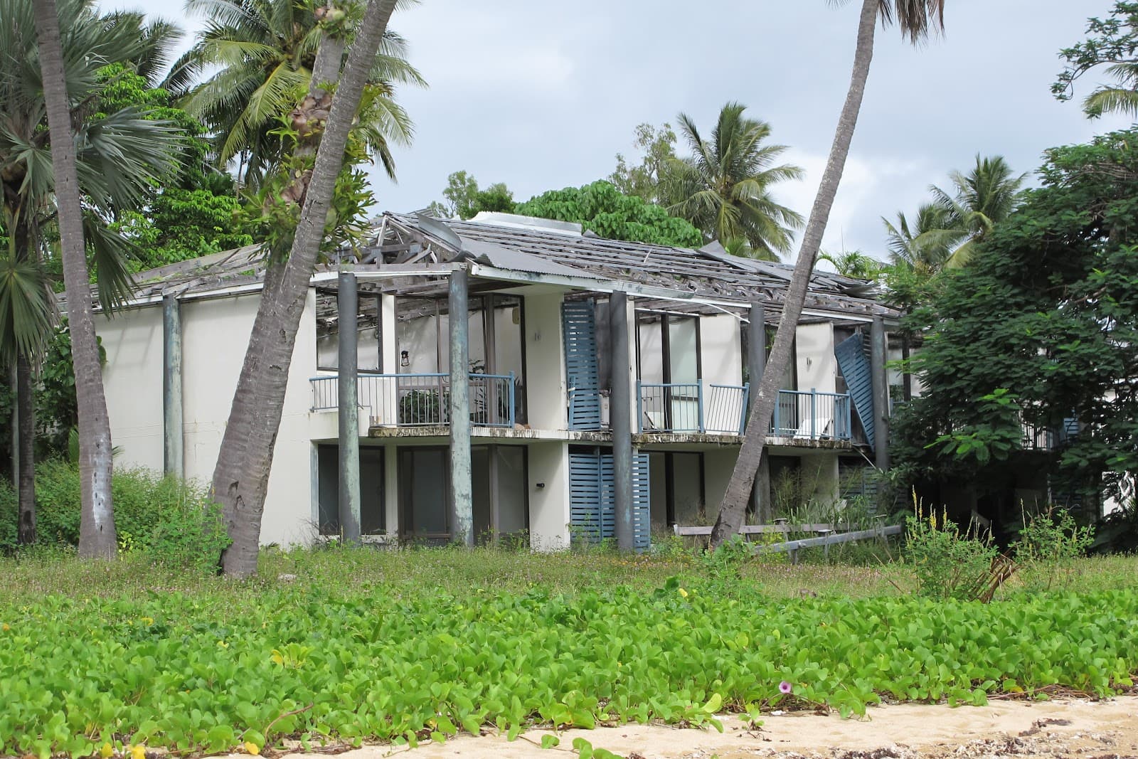 Dunk Island - Image 1