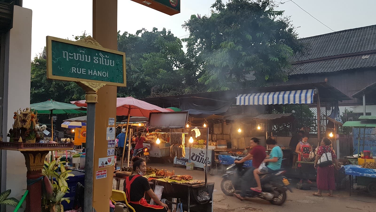 Ban Anou Night Market - Image 1