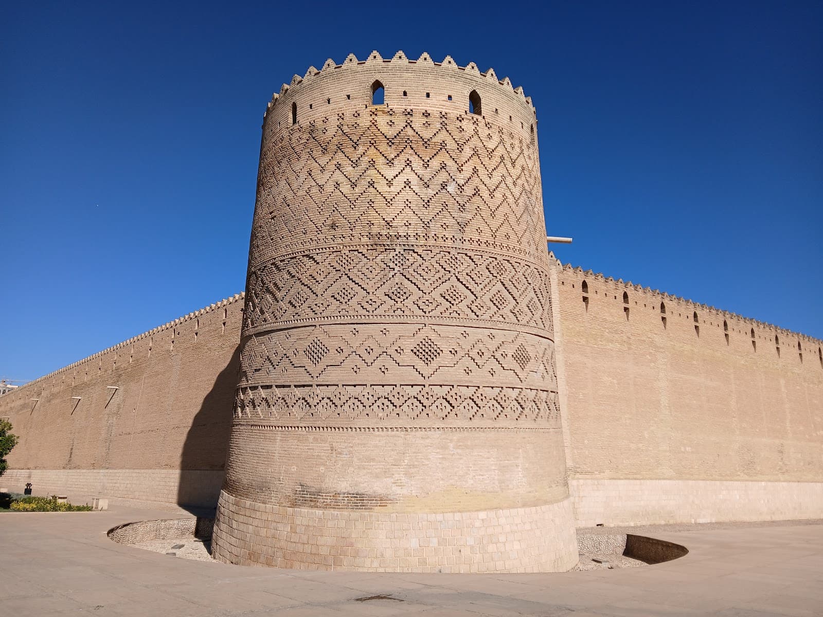 Arg-e Karim Khan Shiraz - Image 1