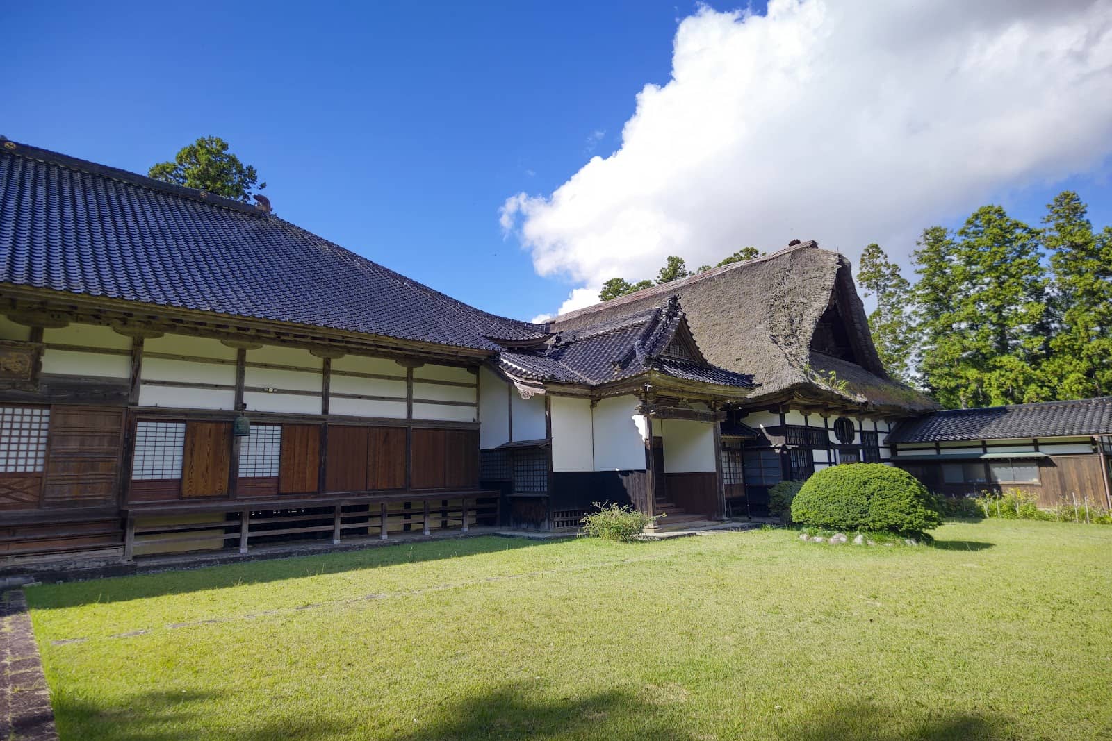 Yakushi Nyorai Statue