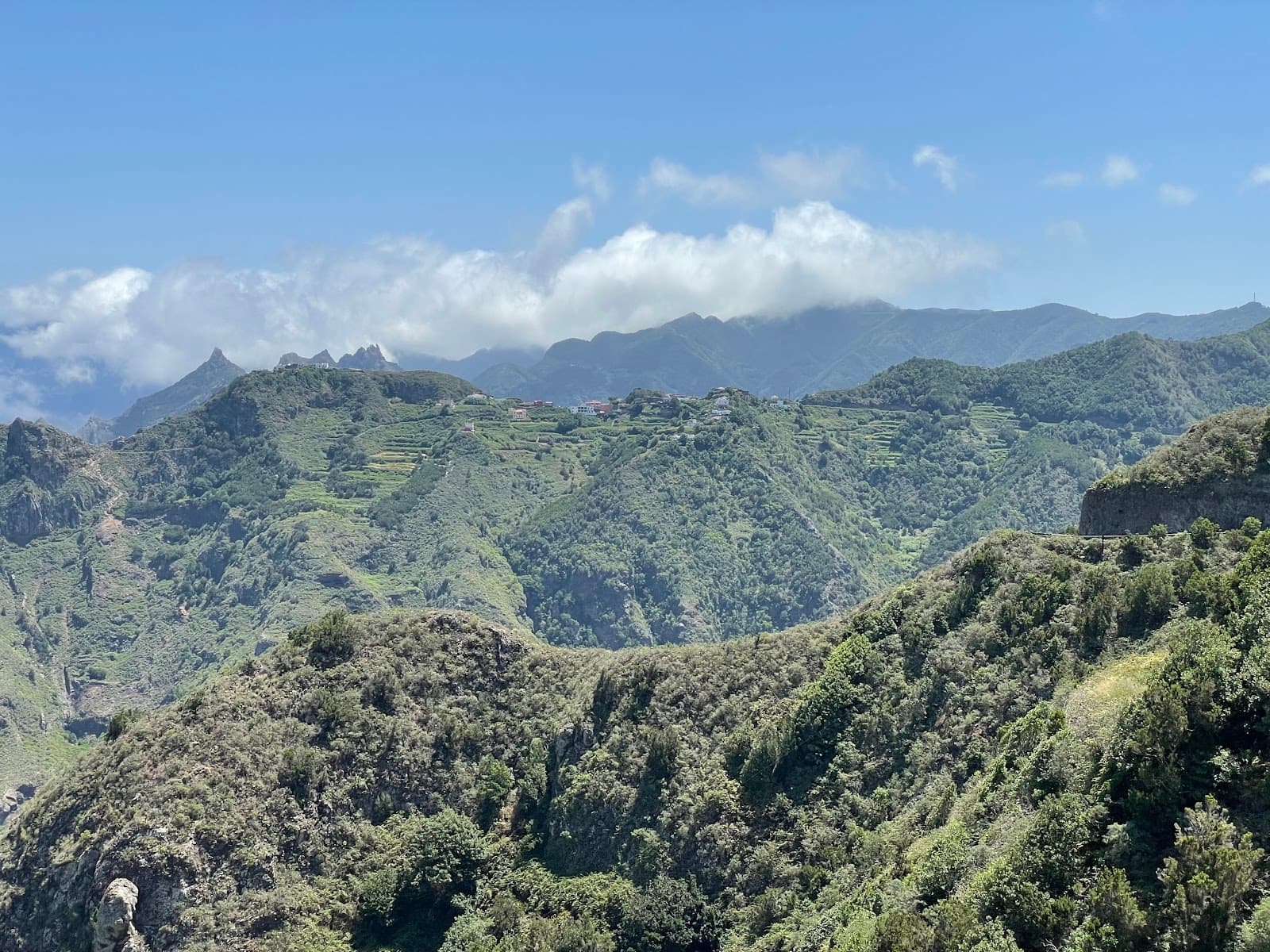 Chinamada cave hamlet - Image 1