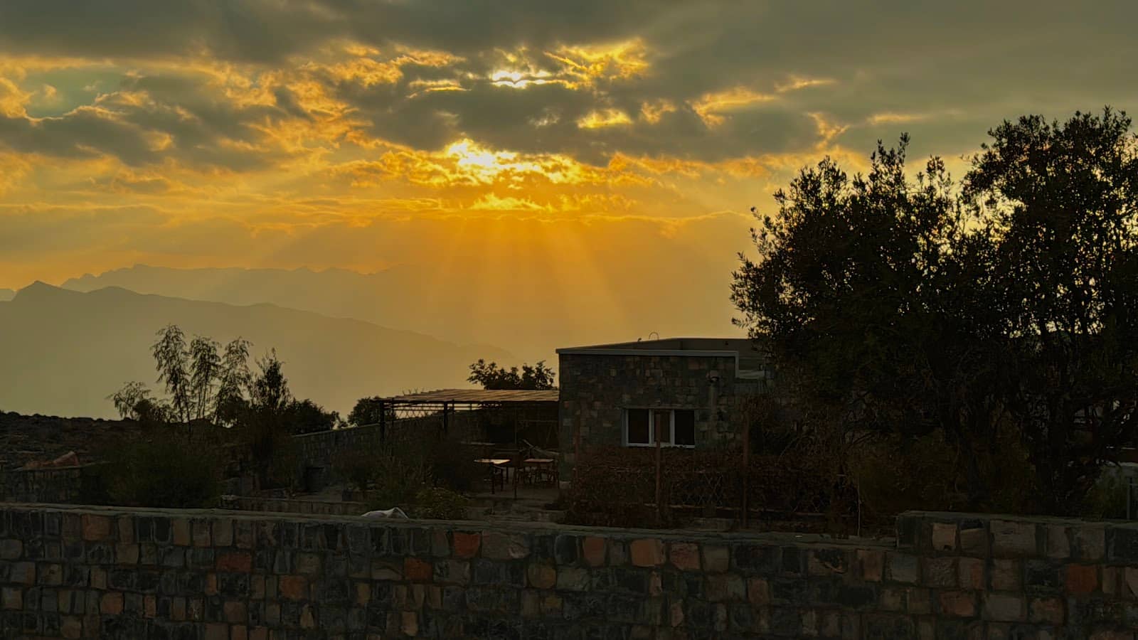 Jebel Shams Balcony Hike
