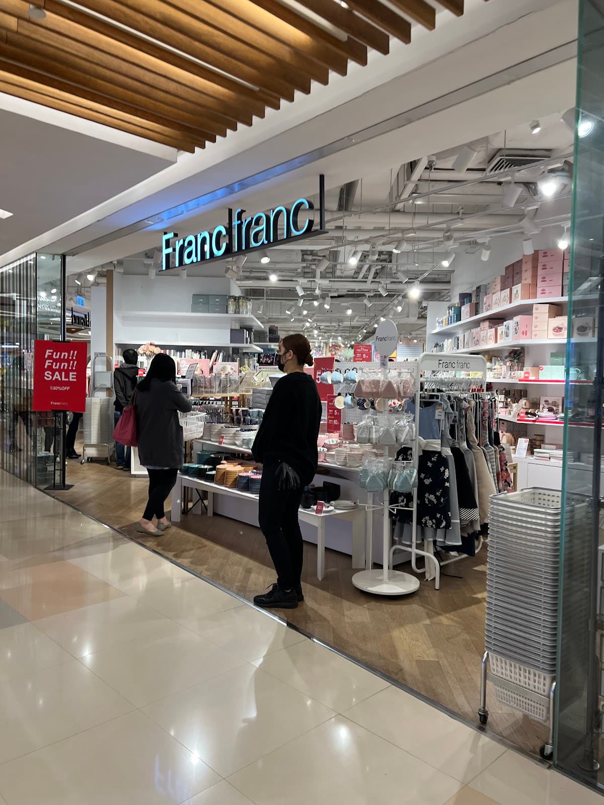 Grand Central Plaza - Image 1