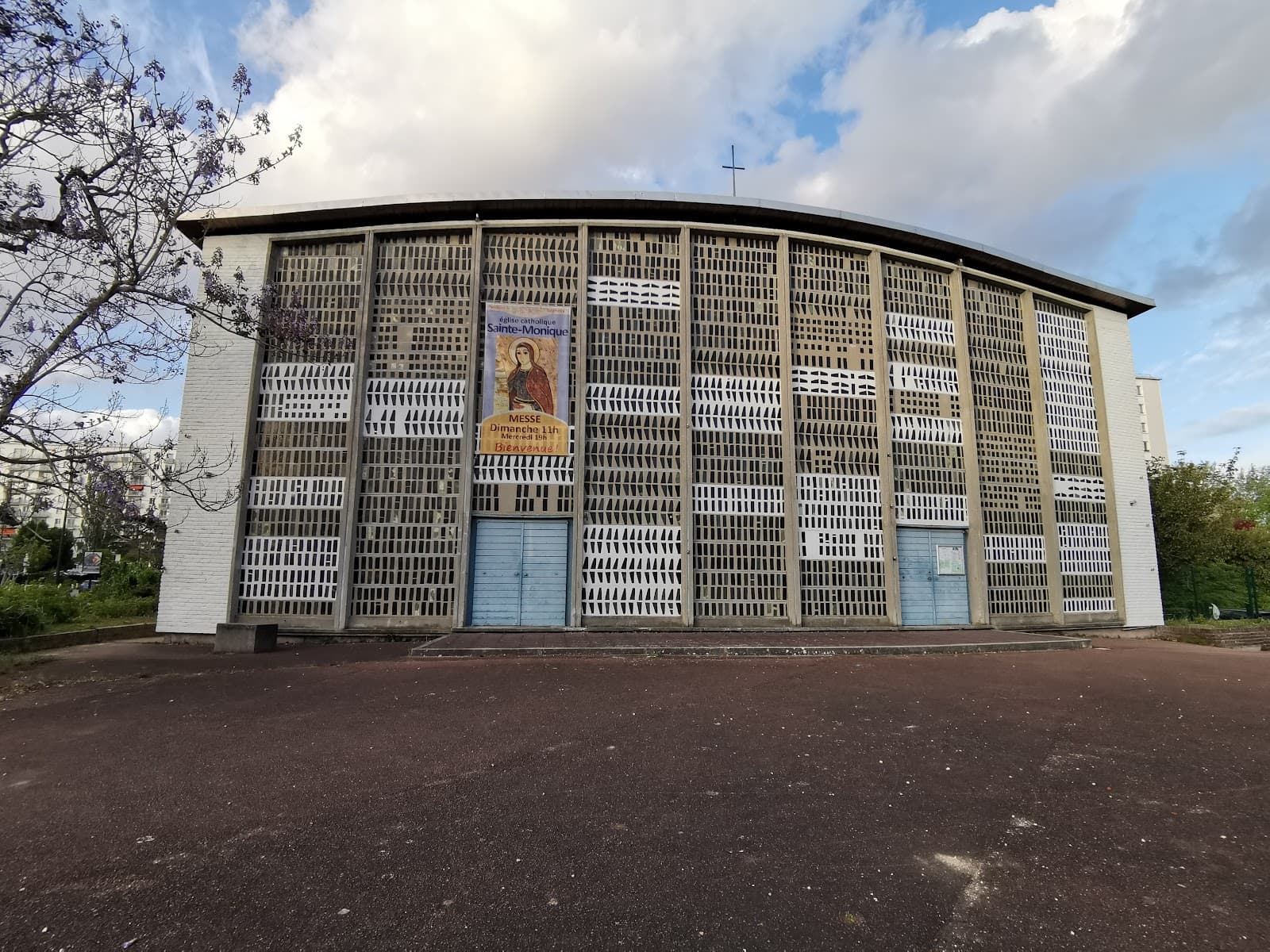 Église Sainte-Monique de Puteaux - Image 1