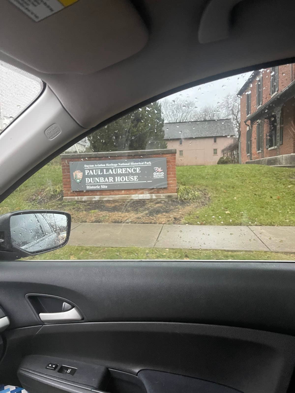 W. Social Tap & Table