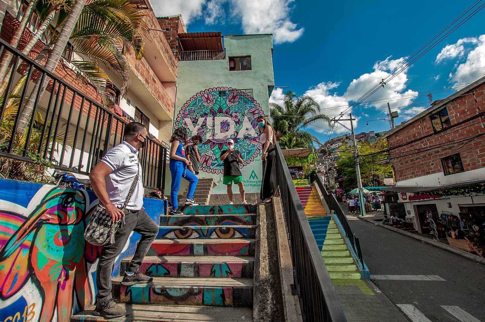 Comuna 13 Escalators Medellín - Image 1