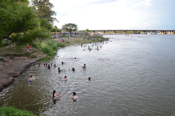 Balneario Municipal del Río Dulce - Image 1