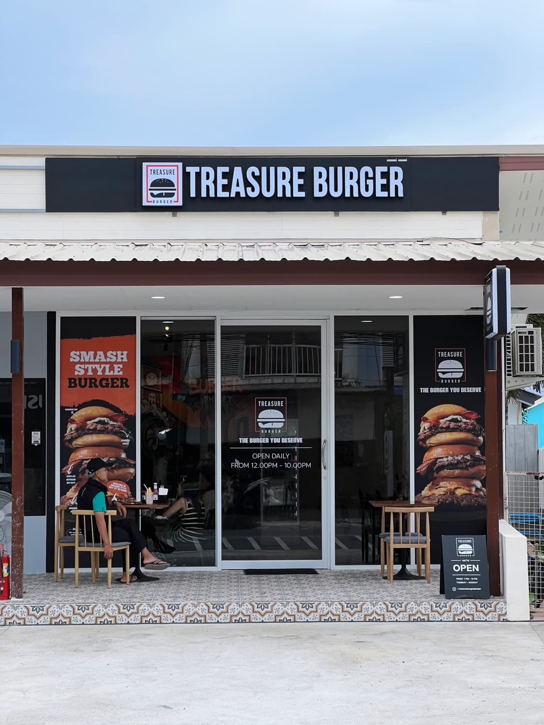 Treasure Burger - Image 1