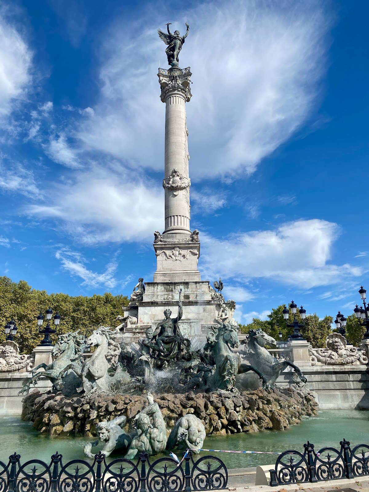 Place des Quinconces - Image 1